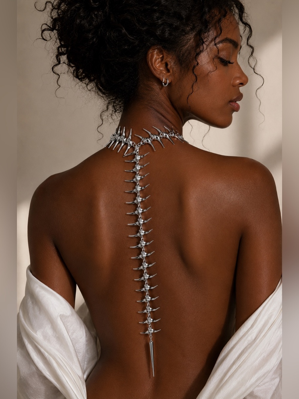 Silver Spine Back Trendy Necklace
